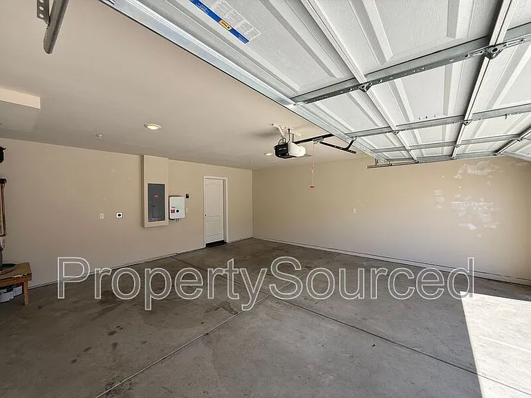 936 W Alameda St #A — Photo 37
