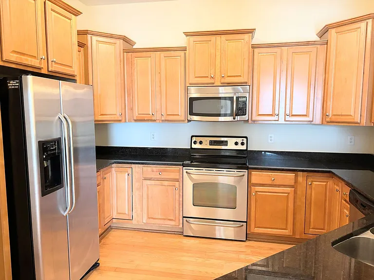 5215 Center St #402 — Photo 10