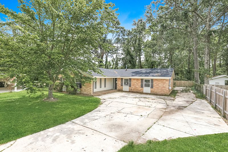 1st image of 11 Darrell Dr