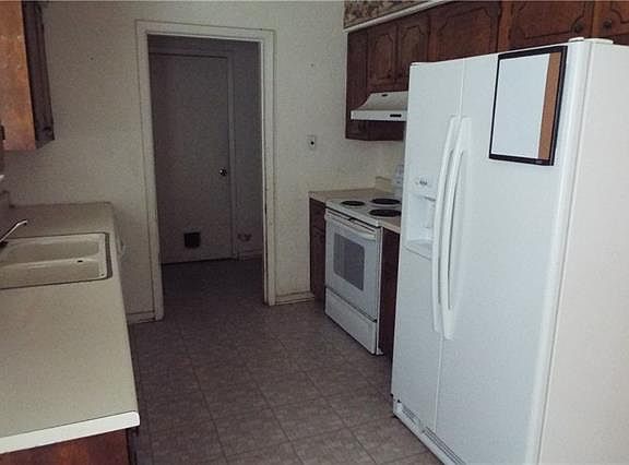 3rd image of 107 Bowie Cir
