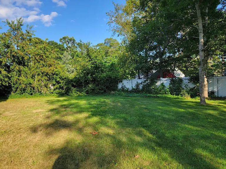 Willow St — Photo 25
