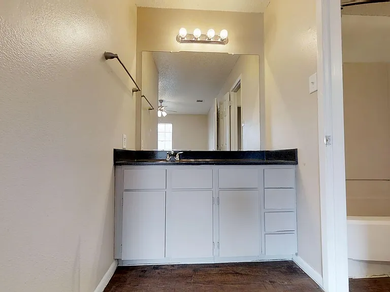 Willow Hill Apartments — Photo 52