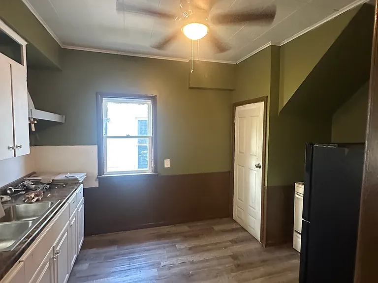 642 Berry St — Photo 2