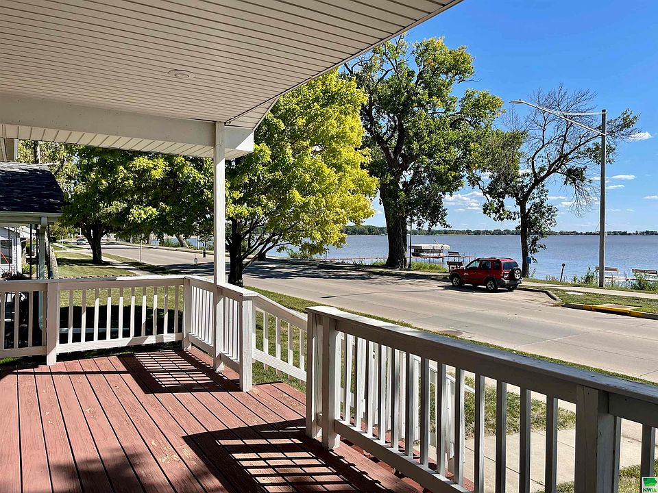 801 E Lakeshore Dr, Storm Lake, IA 50588 Zillow