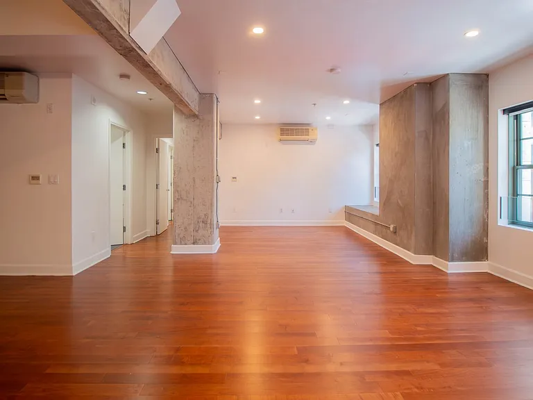 416 S Spring St #205 — Photo 7