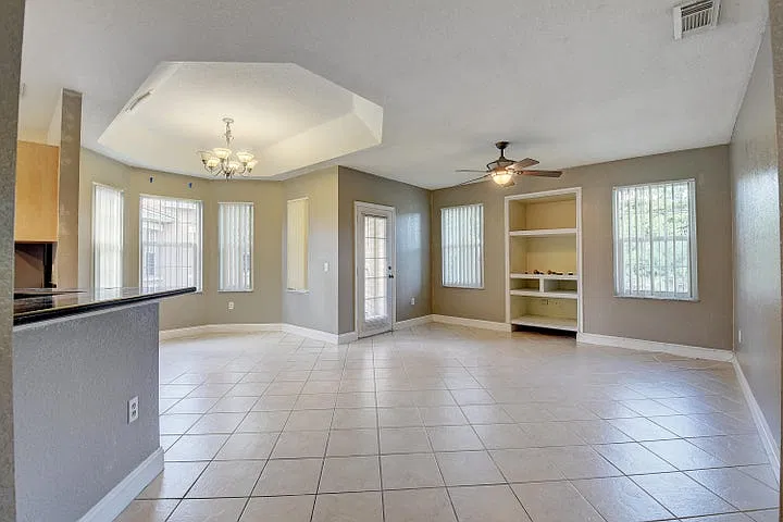 2 bed, 1353 sqft, $2,700 — Photo 3