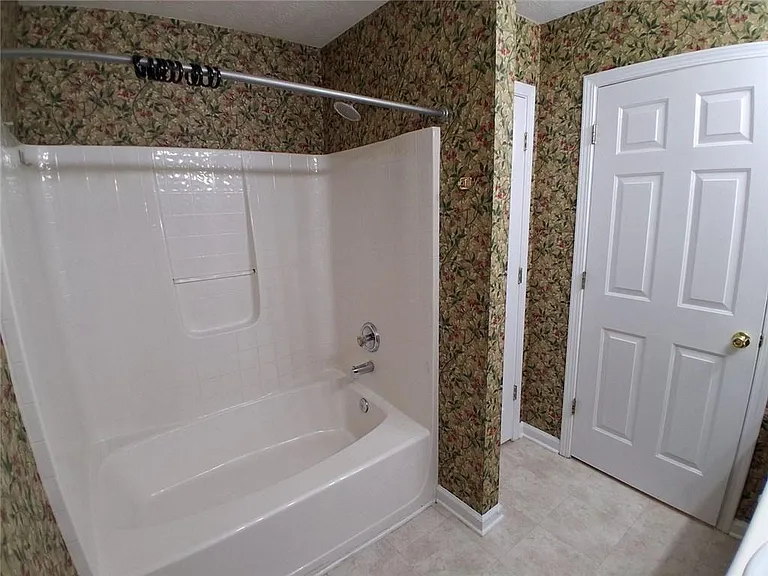 3617 Oakland Spring Ct — Photo 23