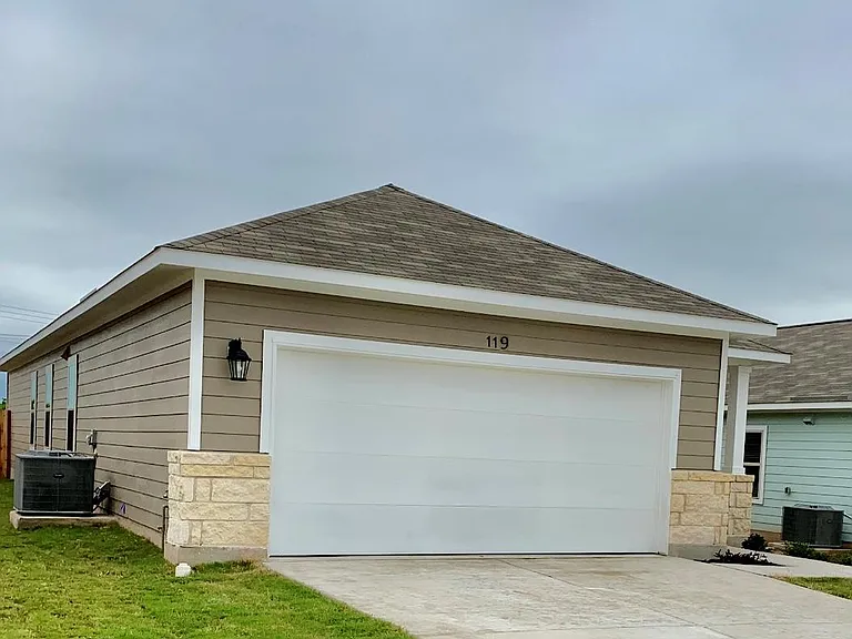 119 Wild Wind Cv — Photo 2