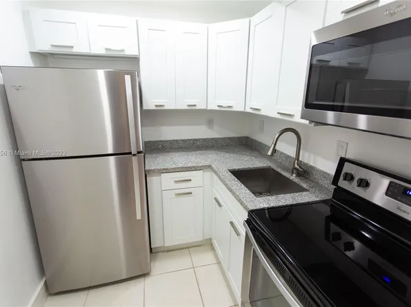 8607 SW 68th Ct APT 1, Pinecrest, FL 33156