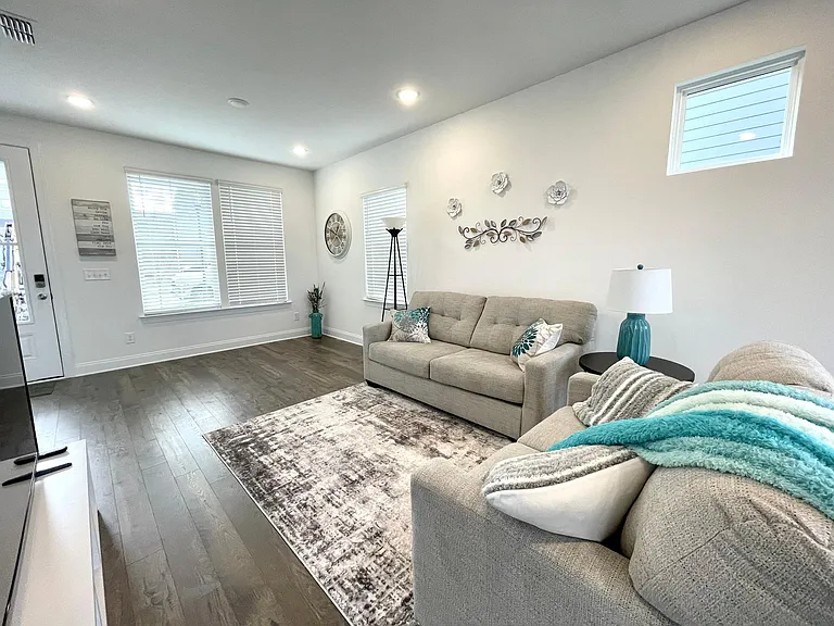 2321 Aniston Ct — Photo 17