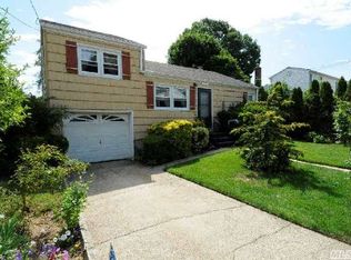 100 S 5th St, Bethpage, NY 11714