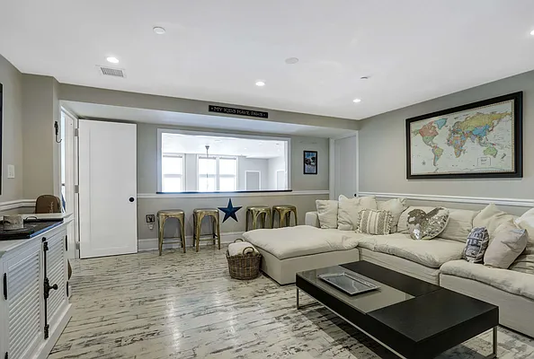 Sold by Casandra Properties Inc. | media 17