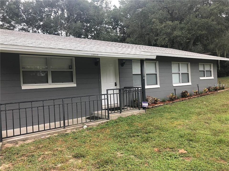 1st image of 25904 Aberdovey Ave