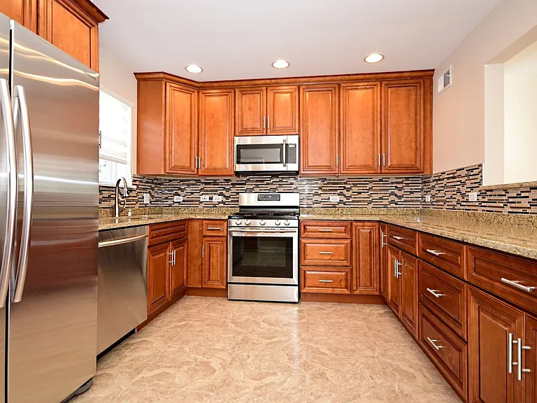 1102 Canfield Rd — Photo 3