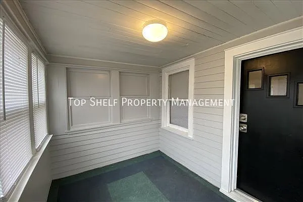 2319 E 40th Ct — Photo 10