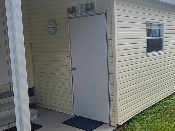 4th image of 701 Aqui Esta Dr #231