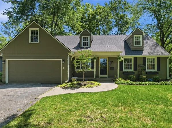 7909 Outlook Ln, Prairie Village, KS 66208