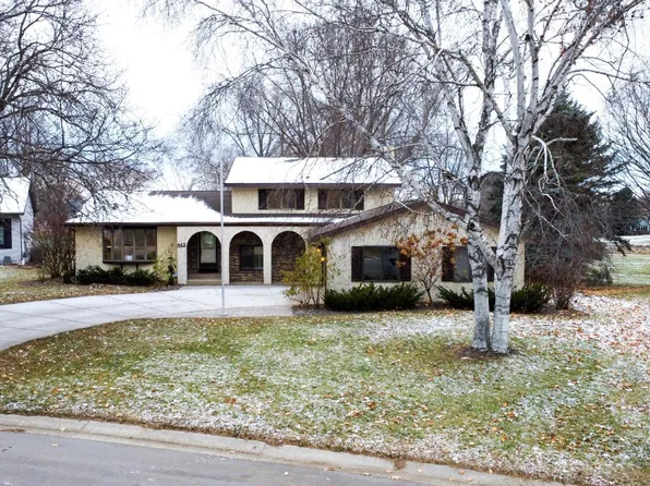 512 21st St SE, Willmar, MN 56201