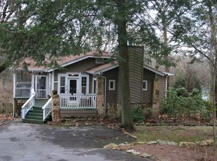 842 Carlin St, Signal Mountain, TN 37377