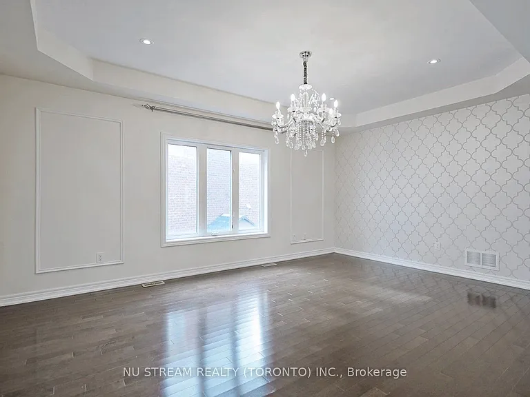 73 Serano Cres — Photo 3
