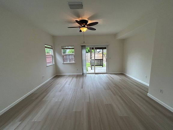 2nd image of 2541 Carnival Dr