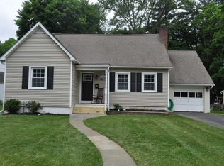 62 Oakwood Blvd, Poughkeepsie, NY 12603
