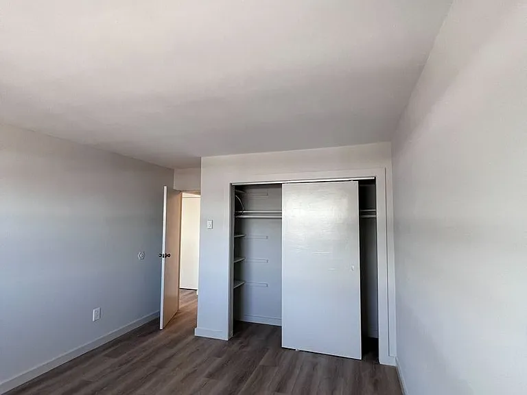 1010 Grand Ave — Photo 4