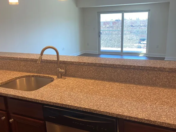 Saratoga Market Center, 55 Railroad Pl APT 204, Saratoga Springs, NY 12866