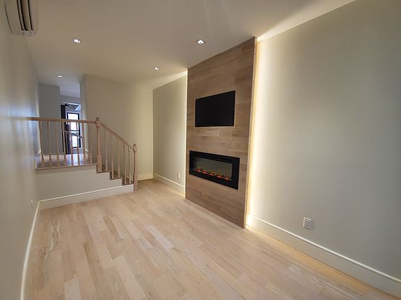 3rd image of 542 Newark Ave #21E