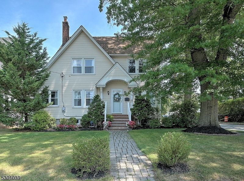 1st image of 34 Linden Ave