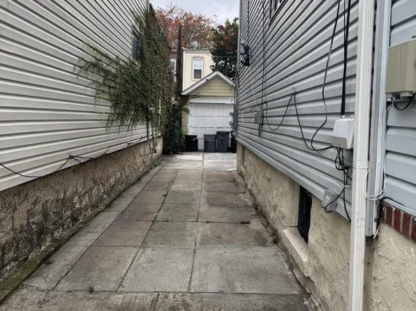 134 Lincoln Avenue image 3 of 8