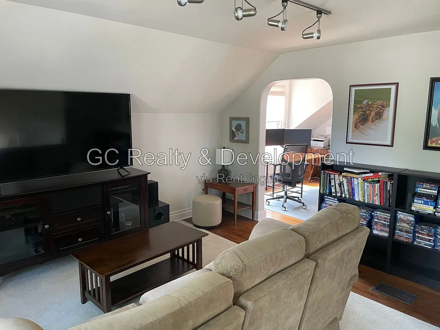 3 bed, 2.0 bath, 819 sqft, $1,550 — Photo 3