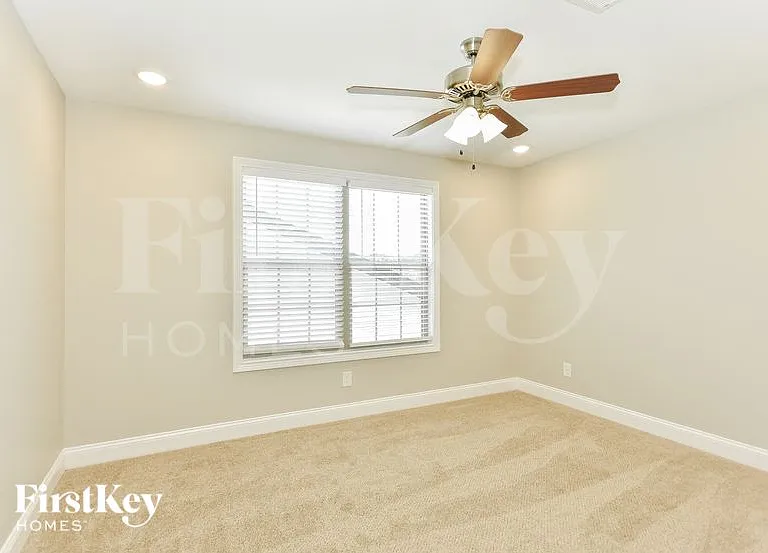 3352 Melissa Ln — Photo 11