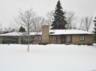 30940 Runnymede St, Farmington Hills, MI 48334