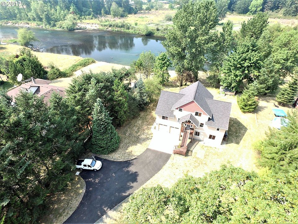 1st image of 3110 NW Blue Heron Dr