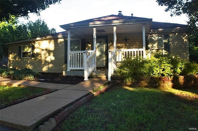1st image of 903 Pine St