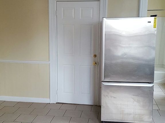 3rd image of 227 Davenport Avenue # Fl 1ST