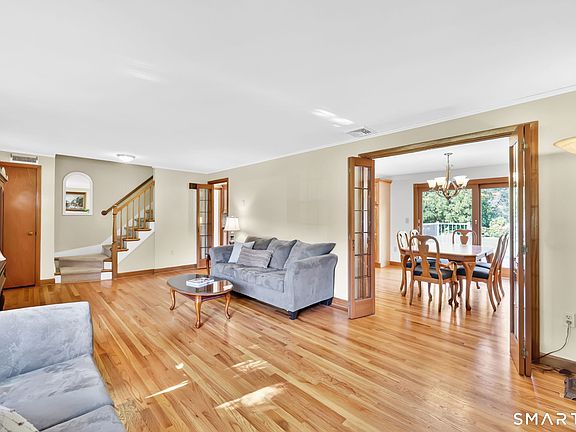 5th image of 20 Cornfield Road