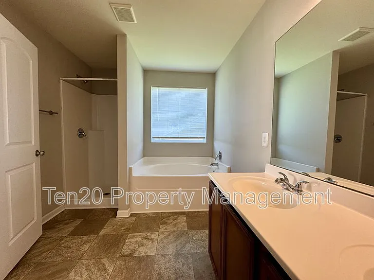 753 Compass Trl — Photo 13