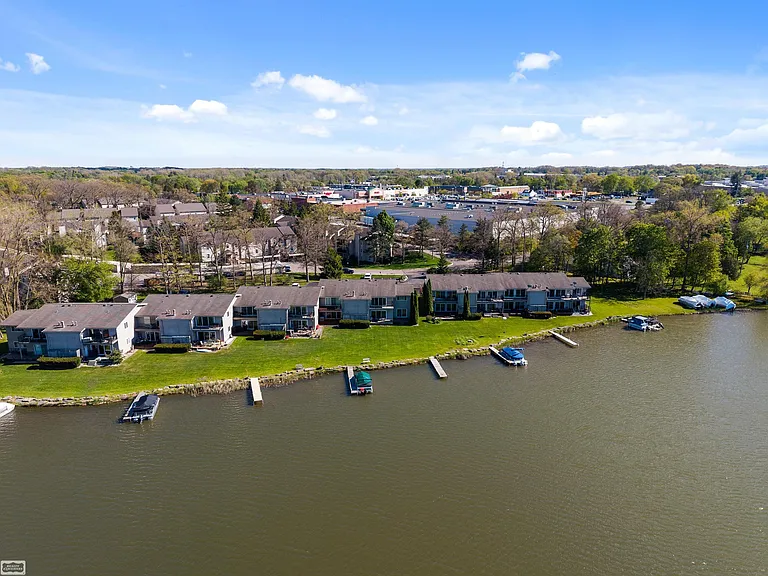 4960 Lake Point Dr — Photo 34