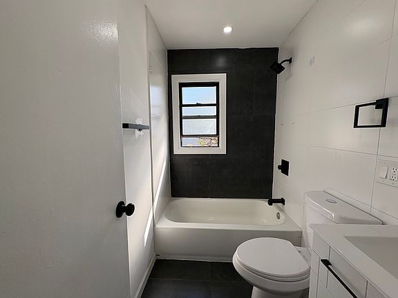 4th image of 46 Bragaw Ave Floor 2