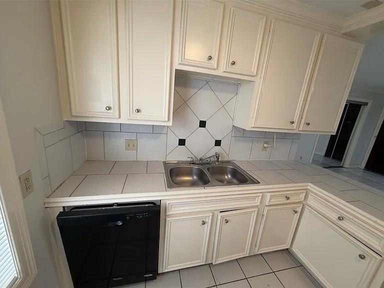 613 Pacific St #1 — Photo 14