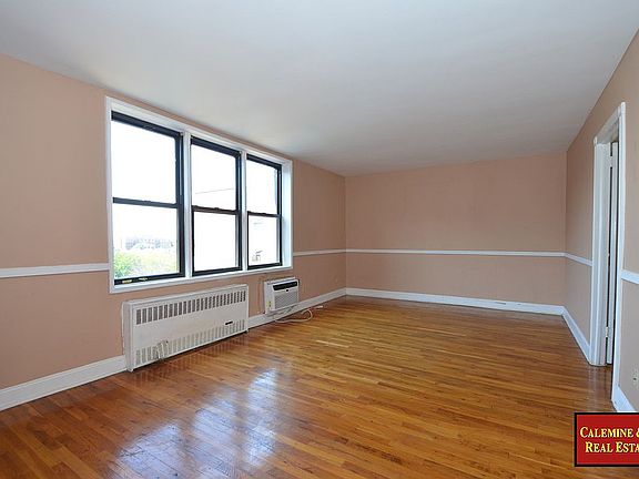 3rd image of 1075 Sheepshead Bay Rd APT 7M