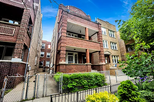 2337 W Thomas St #2F Photo 1 2337 W Thomas St #2F Photo 1