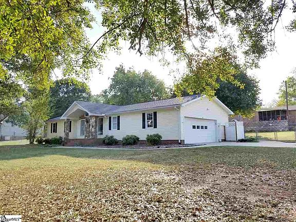 3rd image of 110 Dogwood Ct