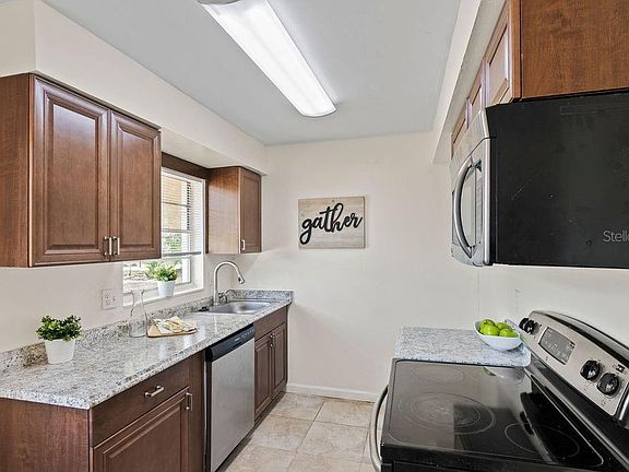 4th image of 5407 Eugenia Ct