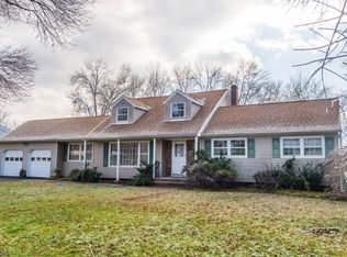 8 Maplewood Dr, Parsippany, NJ 07054