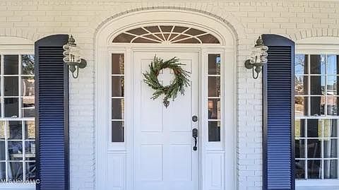 2nd image of 2613 Evergreen Ln