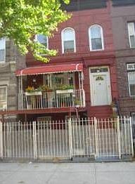 2nd image of 526 Bainbridge St
