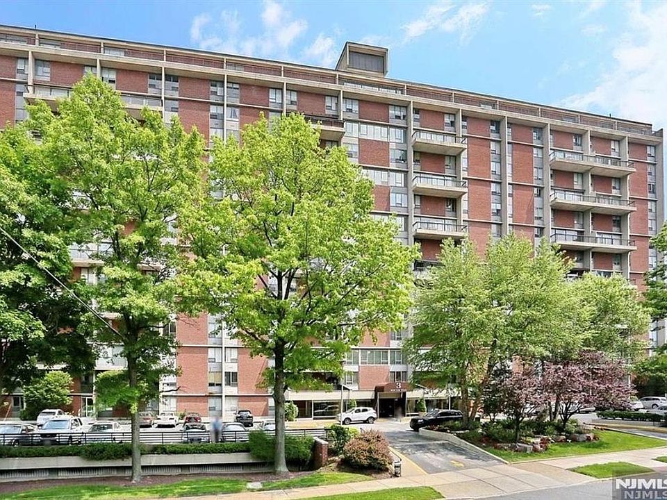 1st image of 2 Horizon Rd #Penthouse 2